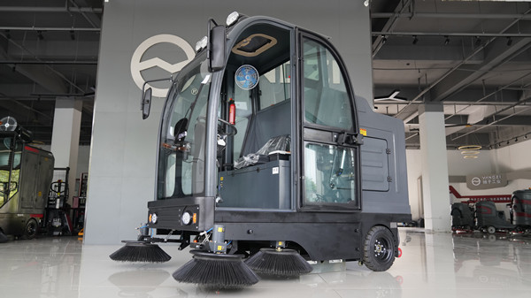 你了解駕駛式掃地車(chē)的工作原理嗎