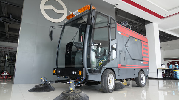 駕駛式掃地車 駕駛式掃地車